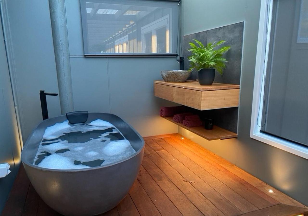 Amuri Villas Clive Exteriör bild