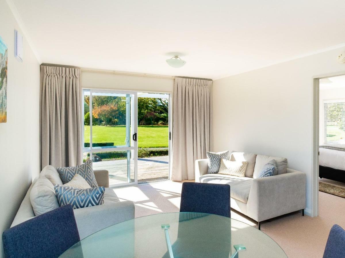 Amuri Villas Clive Exteriör bild